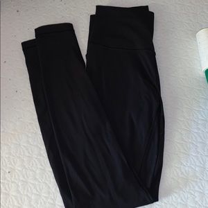 Lululemon size 6 WUNDER UNDER